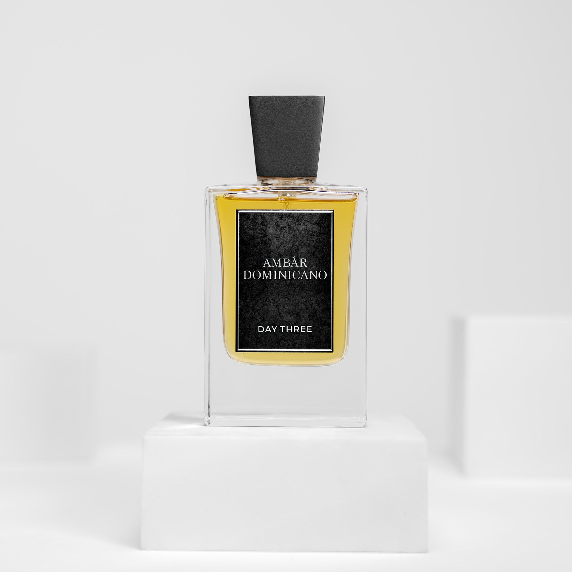 daythreefragrances.com