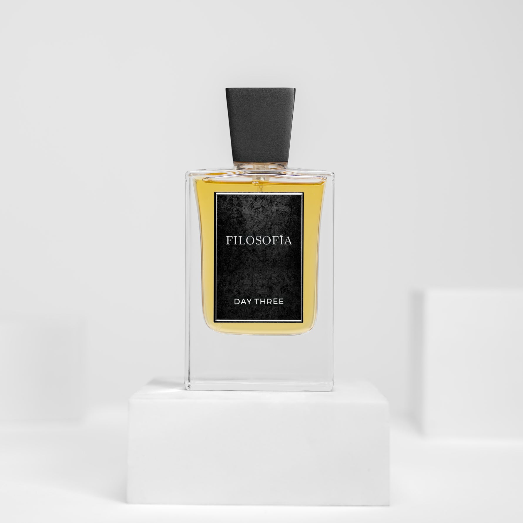 tobacco gourmand perfume EDP 80ml Guerlains Absolus Allegoria Tabac Sahara Eau de Parfum is an intense and sophisticated fragrance that transports the senses to the heart of the Eastern desert Lavie Tobacco Vanilla Warm